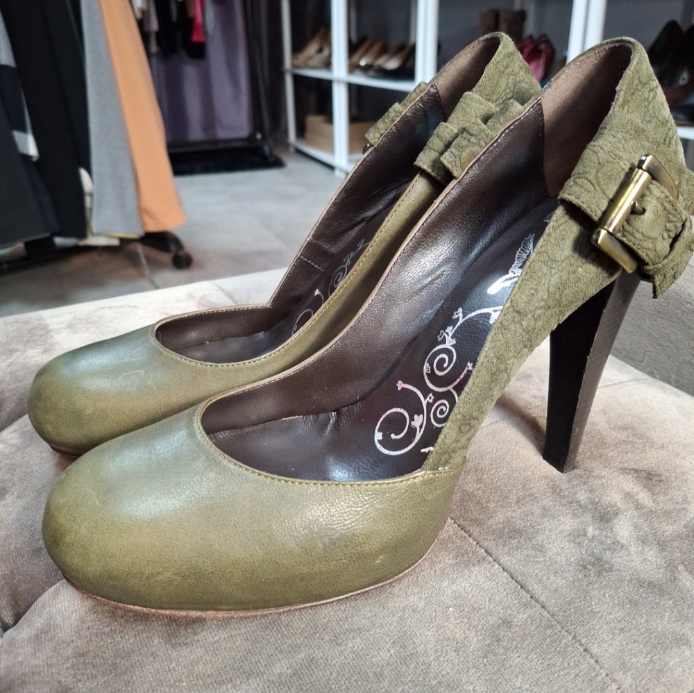 Tibi Olive Green Italian Heels Womens Size 10 But Fit Like 9